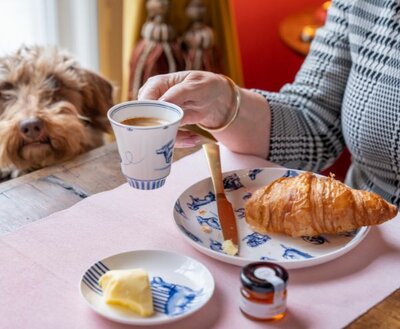 NHAAN DACHSHUND PETIT FOUR SAUCER | DELFTS BLUE